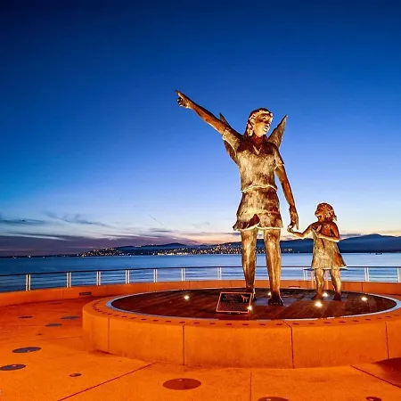 3p En Rez-de-jardin Avec Piscine Et Parking, A 600m De La - Saint-raphael - Fr-1-226a-151 Apartment *