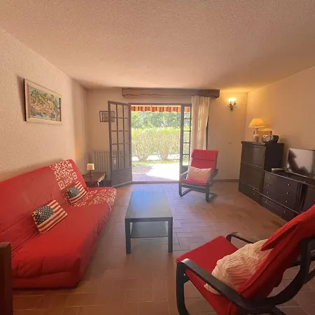 Apartment 3p En Rez-de-jardin Avec Piscine Et Parking, A 600m De La - Saint-raphael - Fr-1-226a-151