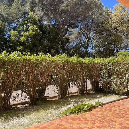 3p En Rez-de-jardin Avec Piscine Et Parking, A 600m De La - Saint-raphael - Fr-1-226a-151