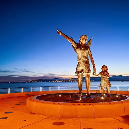 3p En Rez-de-jardin Avec Piscine Et Parking, A 600m De La - Saint-raphael - Fr-1-226a-151 * Saint-Raphaël