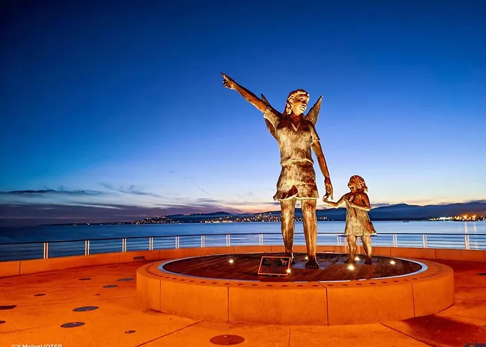 3p En Rez-de-jardin Avec Piscine Et Parking, A 600m De La - Saint-raphael - Fr-1-226a-151 * Saint-Raphaël