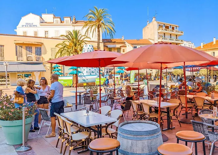 3p En Rez-de-jardin Avec Piscine Et Parking, A 600m De La - Saint-raphael - Fr-1-226a-151 *